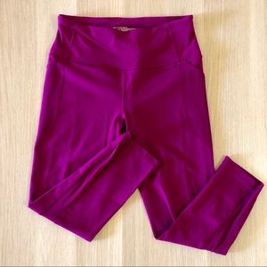 VICTORIA SPORT
Knockout High-rise Pocket Capri